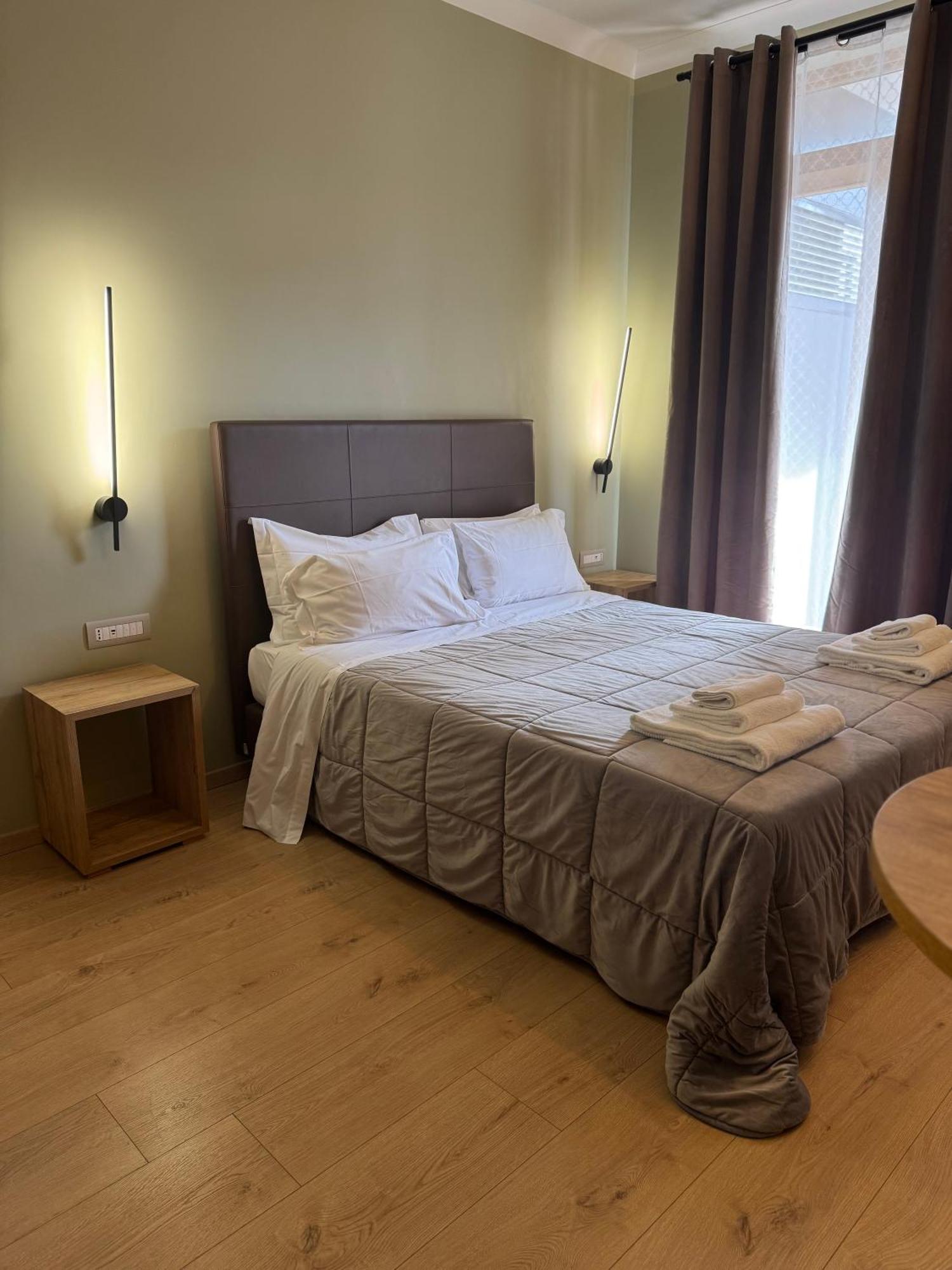 Manhattan Room & Suite Μπάρι Εξωτερικό φωτογραφία